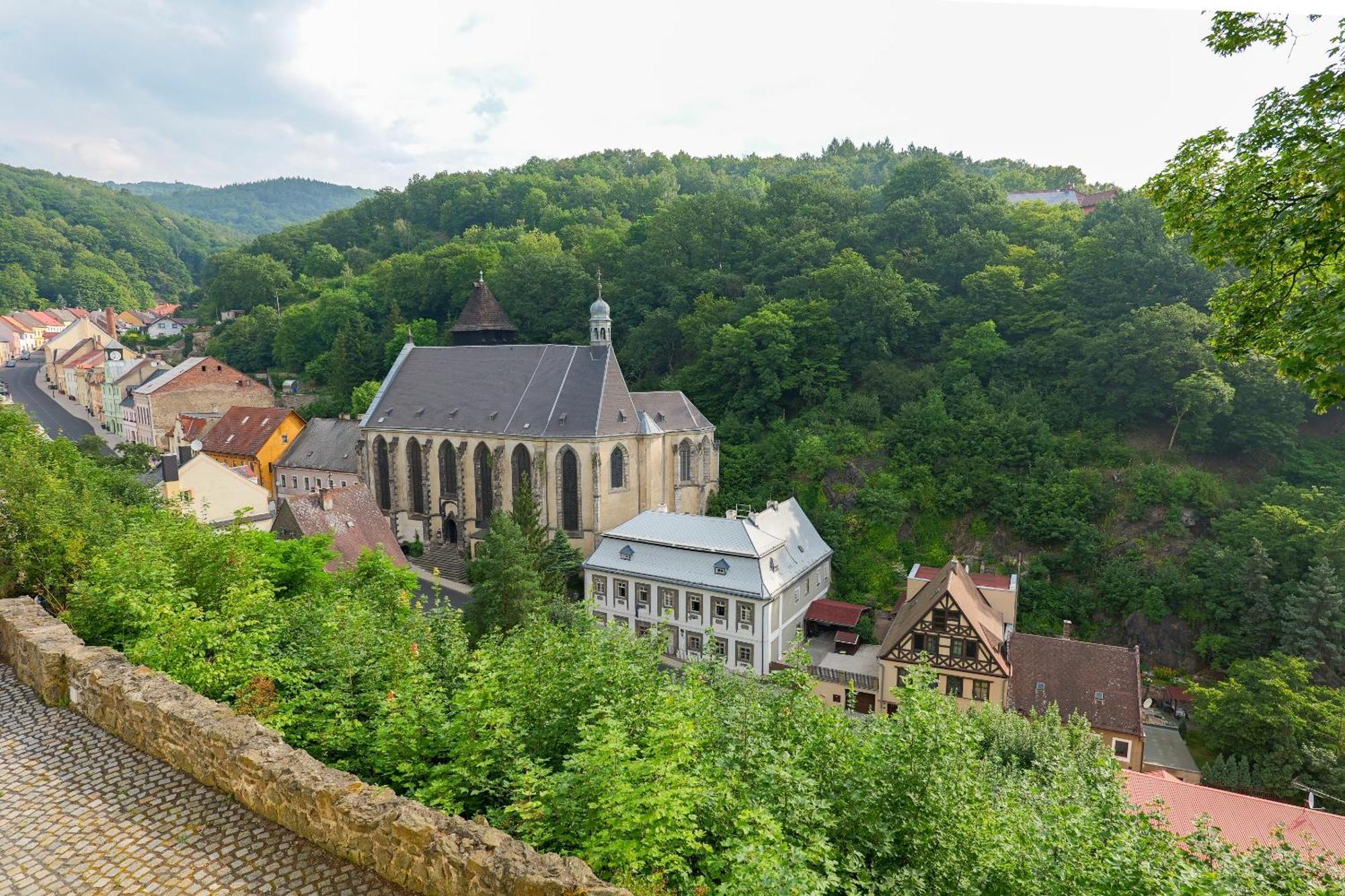 Апартаменты Hrad Крупка Экстерьер фото
